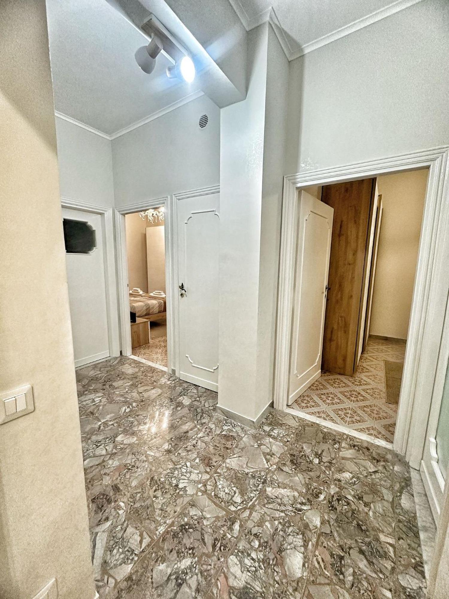 Maison Grimaldi Roma Buitenkant foto